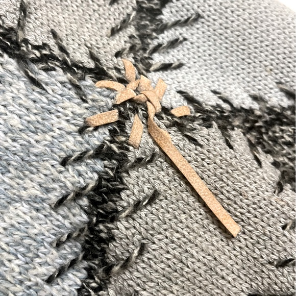 Particolari Made in Italy Women’s Floral Embroidery Wool Turtleneck Sweater L - Picture 3 of 6